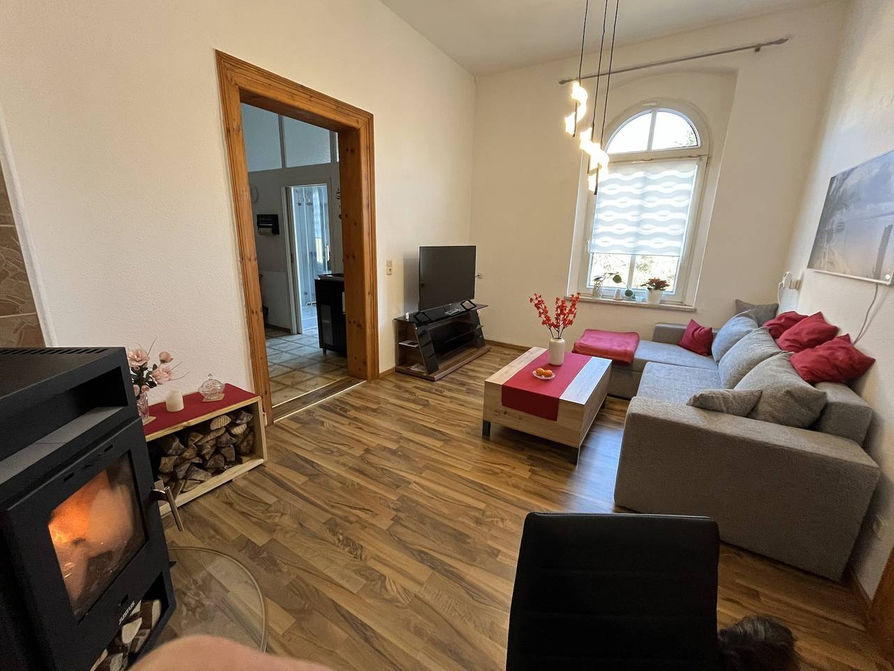 Ganze Wohnung, Apartment 'Haus Silky' mit privatem Pool, Garten und Wallbox in Weida, Region Greiz