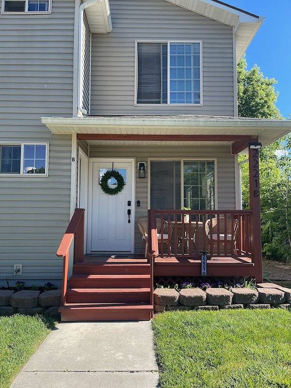 Townhouse on Strand...Centrally located with all new furnishings and Central Ac in Missoula, Lolo Nationalwald