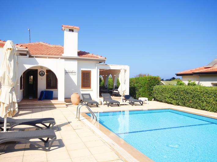 Villa for 6 people, with Ocean view and Balcony/Terrace as well as Garden in Northern Cyprus