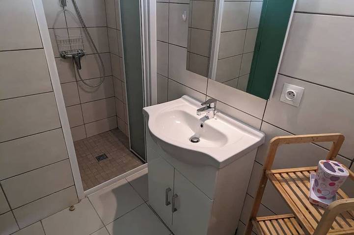 Location de vacances pour 4 personnes, avec piscine ainsi que terrasse et jardin à Balazuc - 3