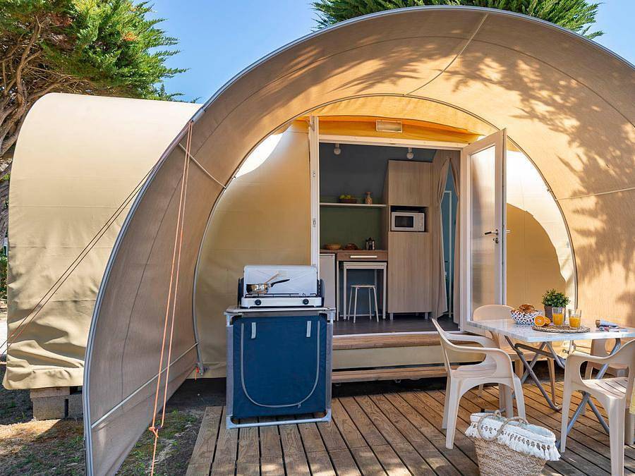 Camping Romanée - La Plage - Glamping tent 4 persons - Comfort Tent 2 rooms (without sanitary facilities) in Saint-Clément-des-Baleines, Ile de Re