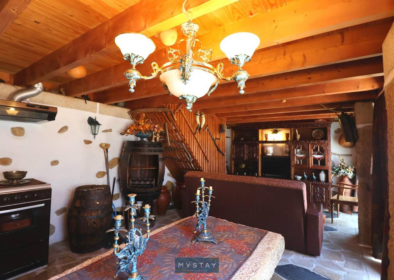 Appartamento intero, Appartamento 'Casa Alto Das Fragas' con Vista Montagna, Wi-Fi e Aria Condizionata in Canedo de Basto, Canedo de Basto e Corgo