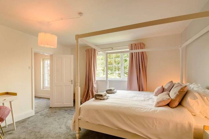 3 Bed in Rochdale in Rochdale, Greater Manchester