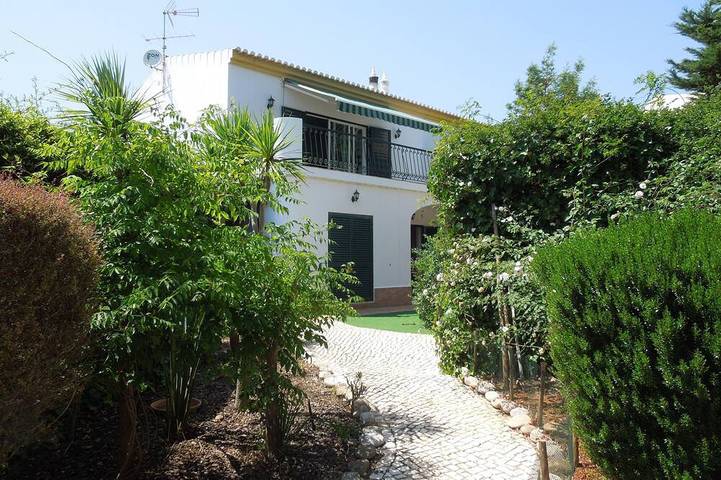 Holiday rental for 6 people, with garden and balcony as well as hot tub in Praia da Luz
