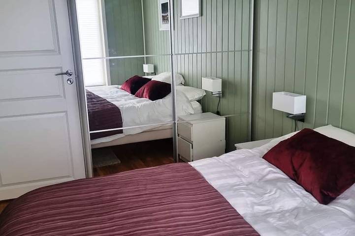 Ganze Wohnung, Modern apartment with fantastic mountain and fjord  views! in Osterøy
