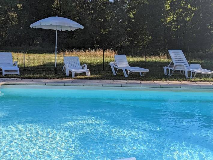 Location de vacances pour 15 personnes, avec piscine ainsi que vue et jardin, adapté aux familles à Saint-Pardoux-et-Vielvic - 2