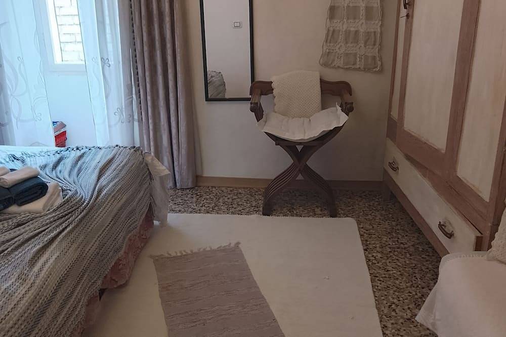 Authentic B&B Stella's House in Sabbio Chiese, Montañas Garda