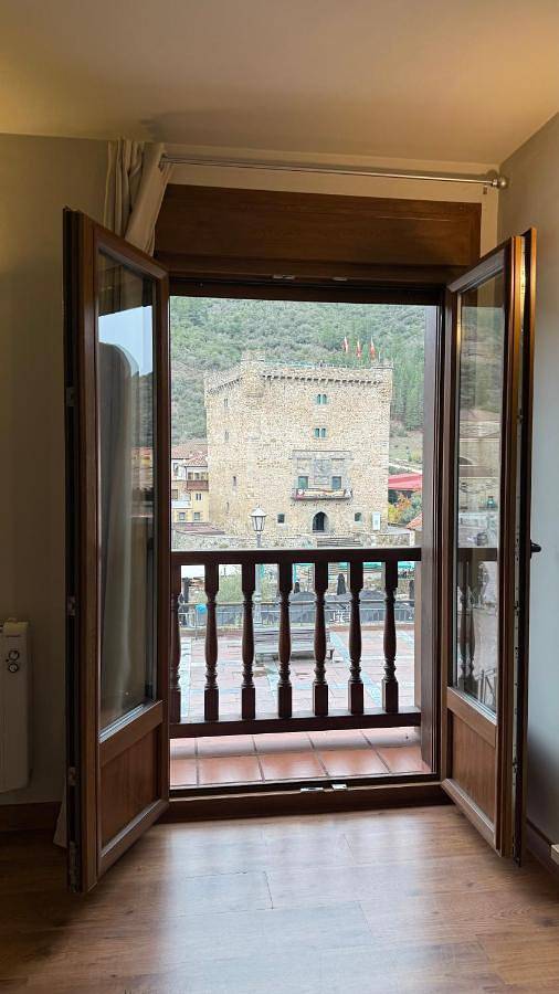 Apartamento entero, One-Bedroom Apartment with Terrace in Potes, Cordillera Cantábrica