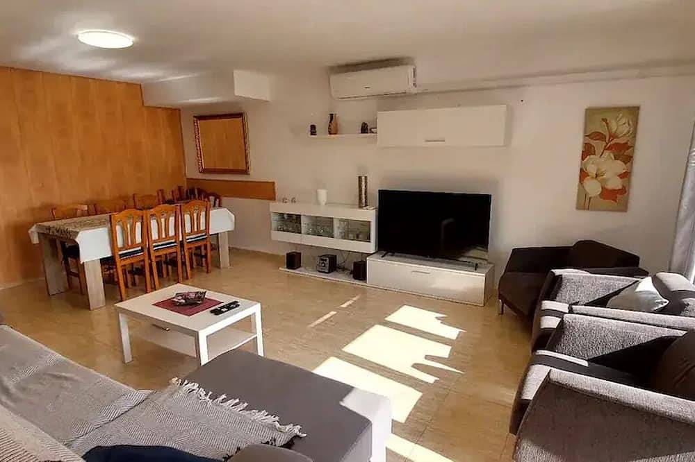 Bravaholidays-601-Lloretpark 1-Fabulous house with pool and spectacular views in Vidreres, Costa Brava