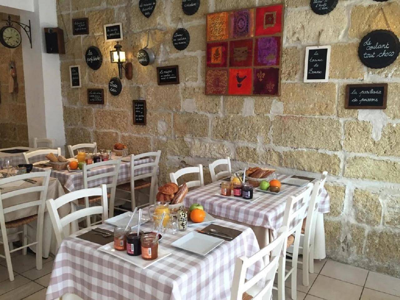 Hôtel Restaurant Le Provençal in Le Grau-du-Roi, Côte d'Améthyste