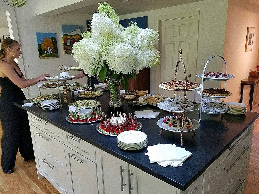 Großes, sonniges Haus mit 4 Schlafzimmern für 8 Personen und 1 Minute bis zu fünf fabelhaften Restaurants in Litchfield County