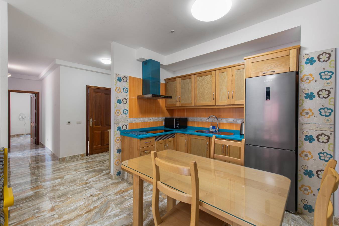 Apartamento entero, Apartamento 'Lujan 3c Entre Cielo y Mar' con vistas a la montaña, balcón y Wi-Fi in San Juan de Puntallana, La Palma Norte