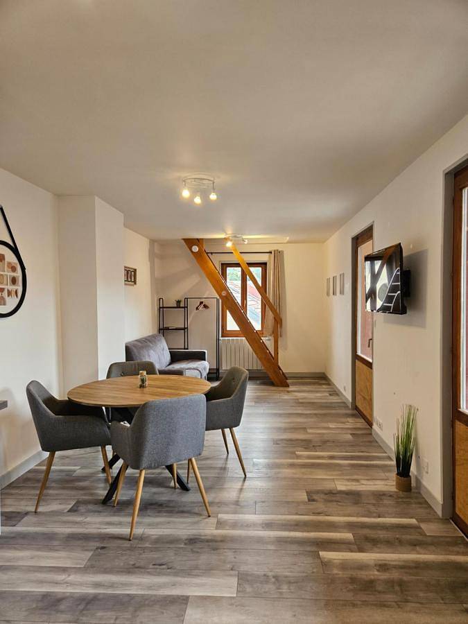 Appartement entier, One-Bedroom Apartment in Pays de Pontarlier, Jura Francais