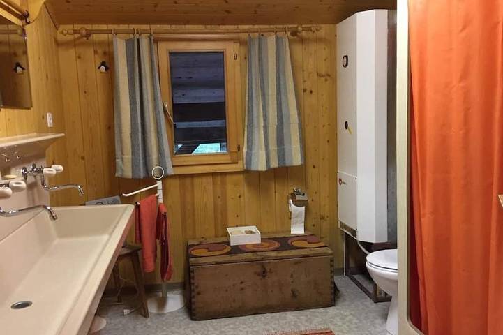 Ganze Wohnung, Auf der Mauer Appartement/Fewo, Dusche oder Bad, Wc, 2 Schlafräume in Oberwil im Simmental, Berner Oberland
