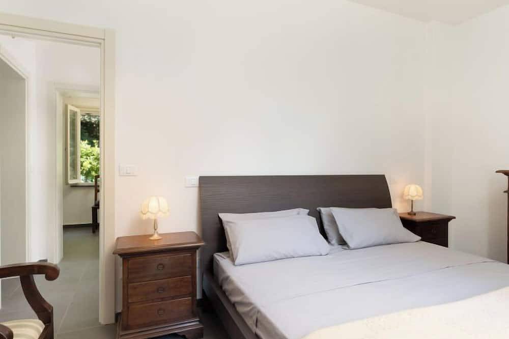 Lucrecia in Calci, Pisa e dintorni