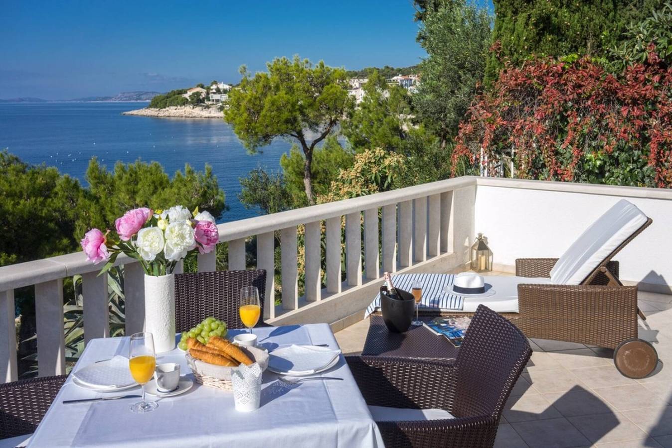 Luxury Beachfront Villa Primosten Oasis with Pool in Primošten, Żupania szybenicko-knińska