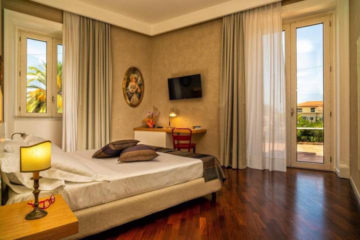 Chambre d’hôte pour 3 personnes, avec vue ainsi que jardin et piscine à Giarre - 4