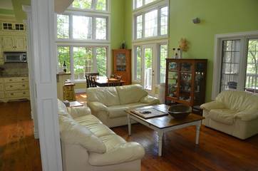 Cabin Rentals And Lodges for 7 Guests in Muskoka, Lake Huron ON, Picture 2