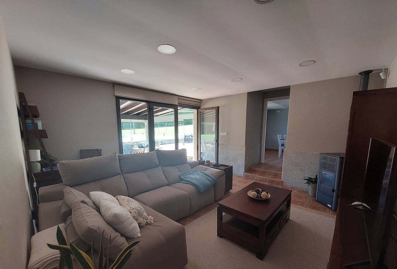 Holiday Home 'Agro Dos Mouriños' with Mountain View, Wi-Fi and Air Conditioning in Asados, Rianxo