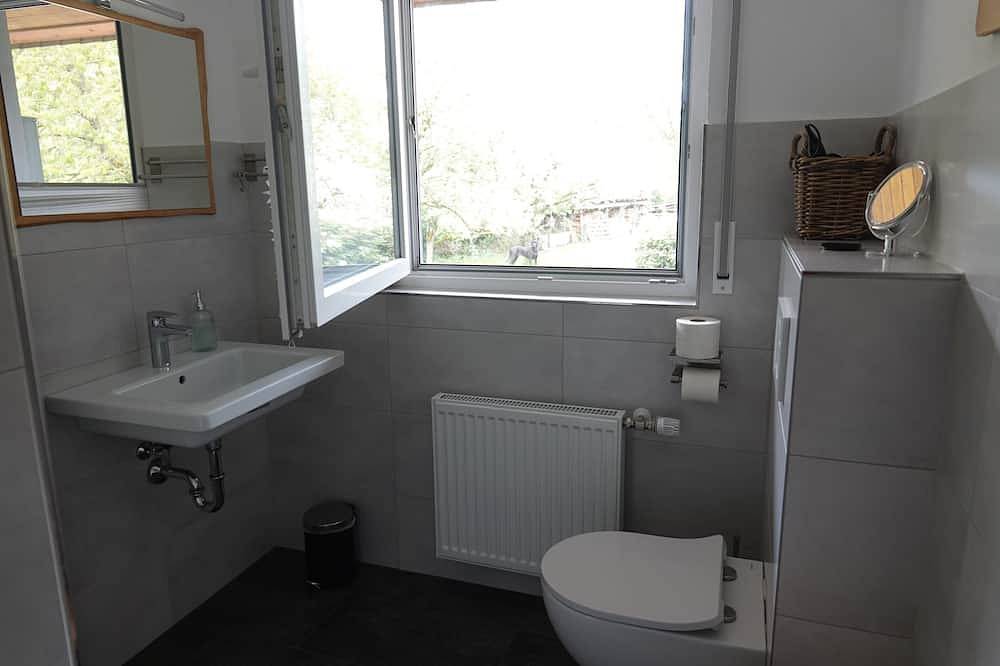 Apartamento entero, Landliebeehrsen 2, modern, quiet location, parking lot.  in Bad Salzuflen, Distrito de Lippe