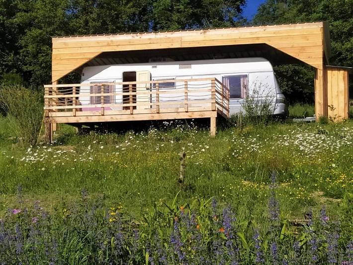 Camping pour 4 personnes, avec Terrasse ainsi que Jardin et Vue