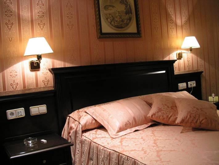 Hôtel pour 2 personnes, avec jardin ainsi que terrasse et piscine à Linares - 4