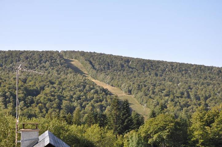 Location de vacances pour 10 personnes, avec Terrasse ainsi que Jardin et Vue à Prades-d'Aubrac