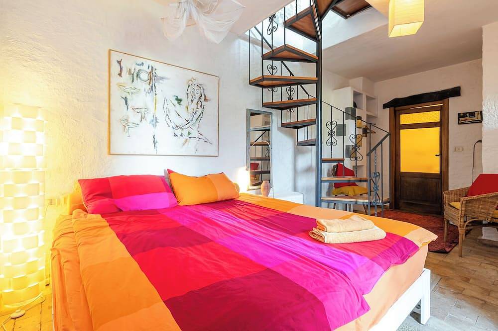 Ganze Wohnung, Casa Melagrana: 2 Fewos mitten in der Natur, Maisonette-Whg \"Casa Melagrana 1\" in Santa Maria di Castellabate, Cilento