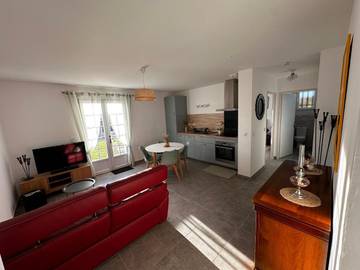 Gîte pour 2 personnes, avec piscine ainsi que vue et terrasse à Halsou