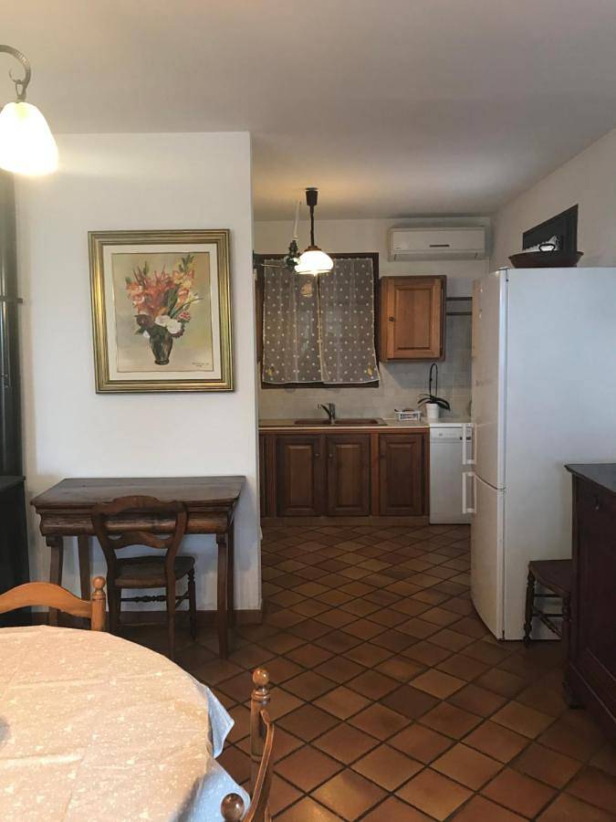 Location de vacances pour 4 personnes, avec balcon et vue à Manso (homonymie)