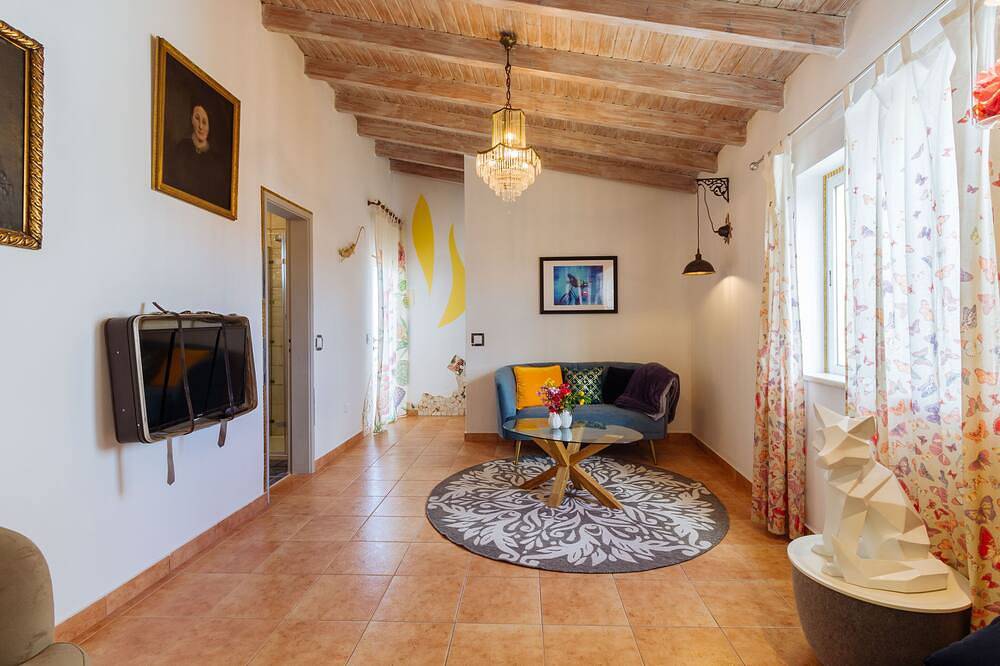 Ganze Wohnung, Casa tempo e amor: ein Zuhause für zwei über den Dächern von Vila do Bispo in Vila do Bispo e Raposeira, Naturpark Südwest-Alentejo und Costa Vicentina