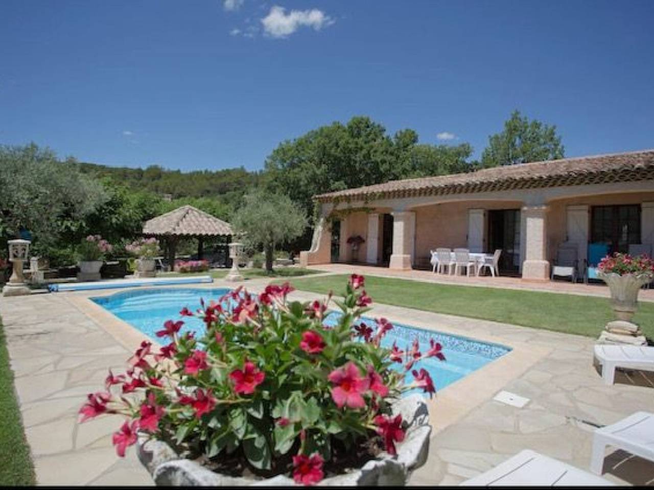 Beheizter Pool ab Mitte April in Cabasse, Región Brignoles