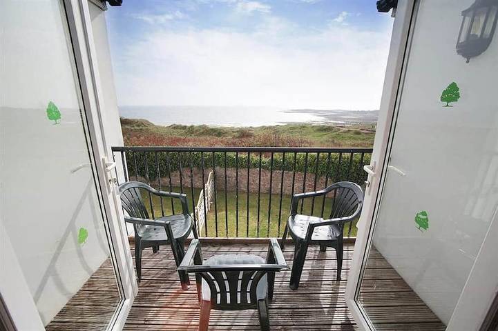 Cottage for 8 people in Port Eynon