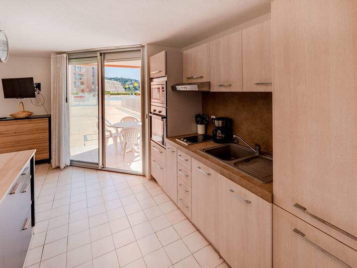 Gîte pour 4 personnes, avec piscine dans Plage Lazaret - 3