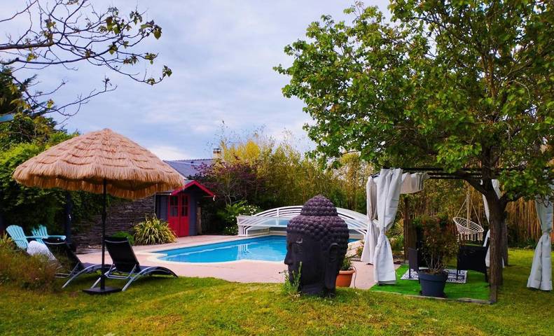 Gîte pour 4 personnes, avec terrasse ainsi que jardin et piscine à Saint-Jean-des-Mauvrets