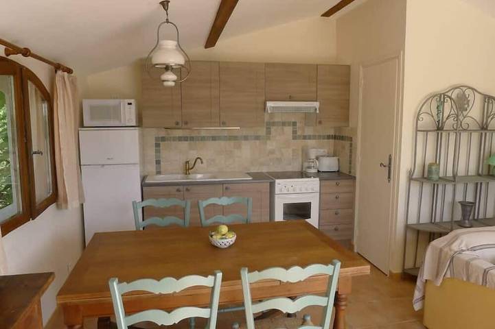 Apartamento entero, Magnífico estudio con terraza y piscina in La Gaude, Costa mediterránea (Francia)