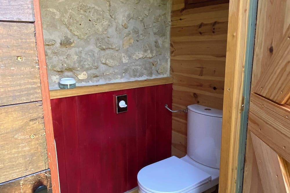 Hazel Belle Tent @Finders Keepers France. Adults only retreat. 13 acres and lake in Moncrabeau, Nérac region