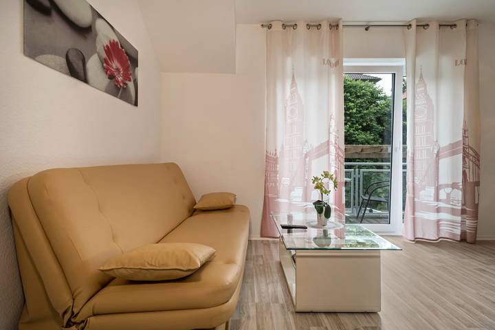 Ganze Wohnung, Familien-Apartment 2 nahe dem Bodenseeufer mit Balkon und Wlan in Meersburg, Region Bodensee-Oberschwaben