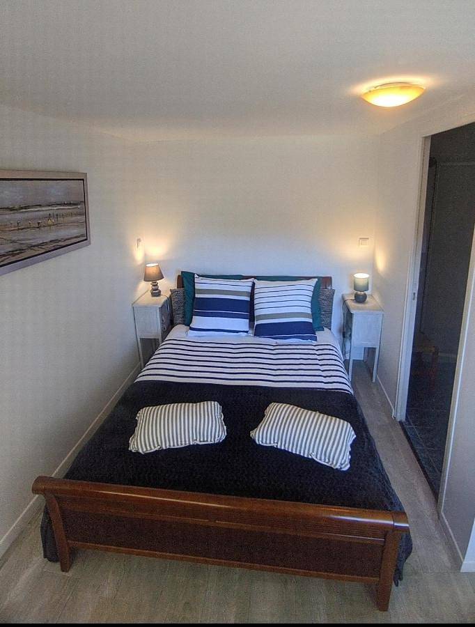 Gîte pour 2 personnes, avec terrasse et vue à Plouguiel - 4