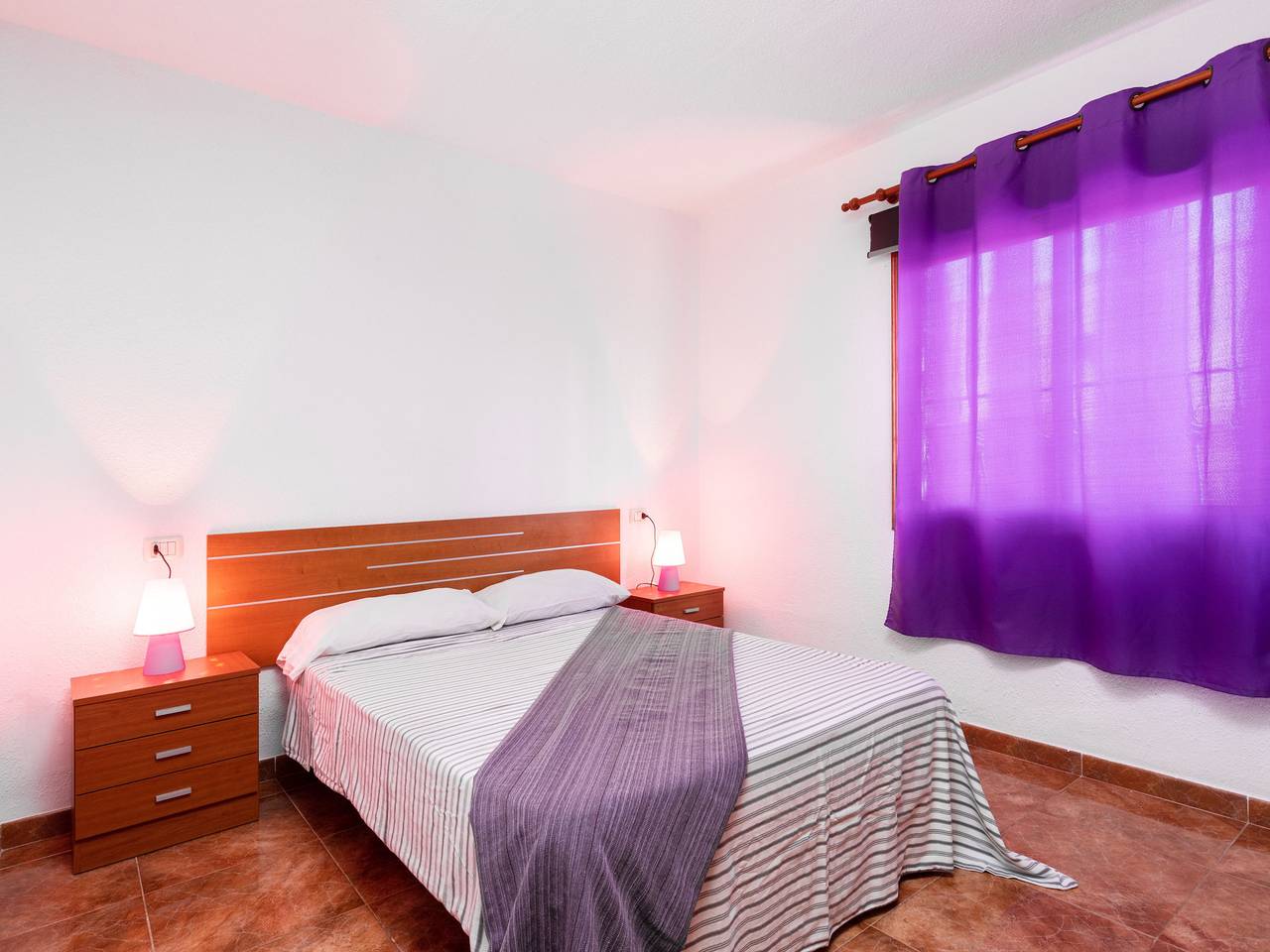 Ganze Wohnung, Ferienwohnung für 4 Personen mit Pool in Costa del Silencio, Arona