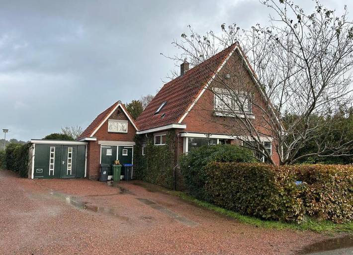Location de vacances pour 9 personnes, avec Terrasse ainsi que Jardin et Vue dans Groningue