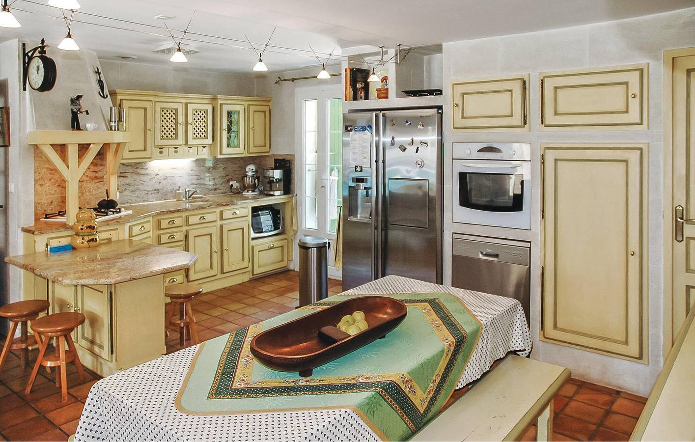 Acogedor apartamento con piscina, WiFi y aparcamiento, cerca de Boulbon in Boulbon, Region de Arles