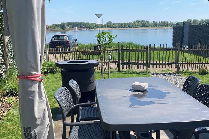 Ferienhaus für 4 Personen, mit Pool und Garten sowie Terrasse