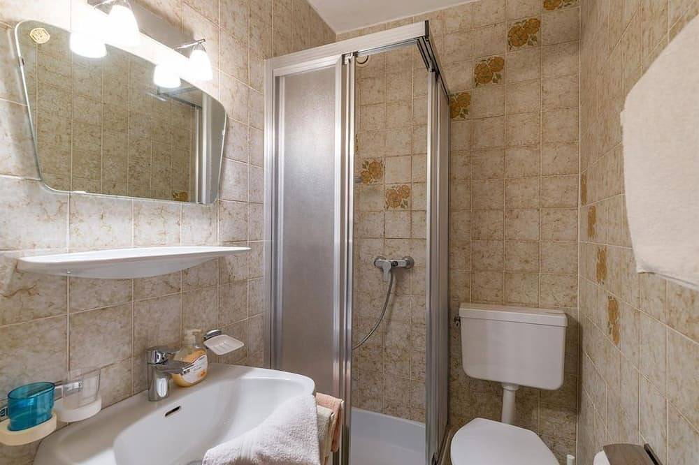 Doppelzimmer, Dusche, Wc - Weberhof in Hopfgarten im Brixental, Kaisergebirge