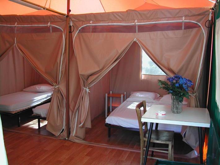Camping für 4 Personen, mit Terrasse und Garten sowie Pool in Calvi - 3