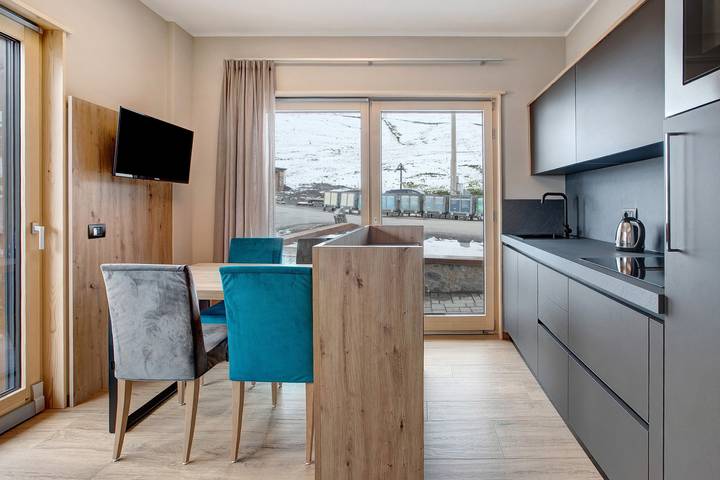 Appartamento intero, Appartamento 'Beatrice' con vista sulle montagne, balcone e Wi-Fi in Livigno, Parco Nazionale dello Stelvio