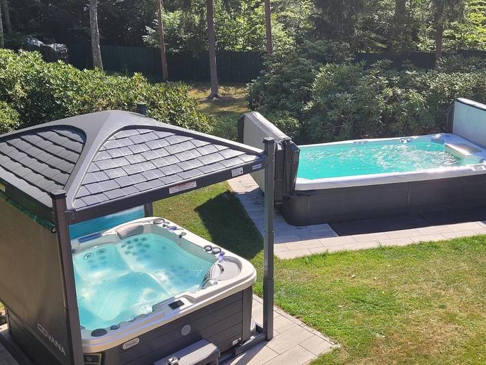 Ferienwohnung für 2 Personen, mit Terrasse und Whirlpool sowie Garten und Pool in Rehlingen