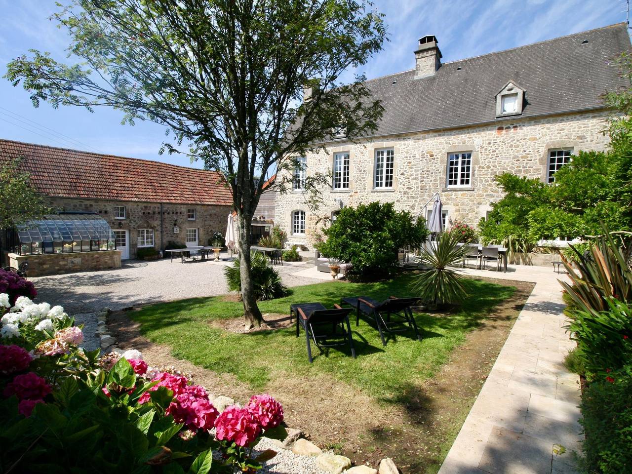 Landhaus für 55 Personen mit Balkon/Terrasse in Tamerville, Côte de la Déroute