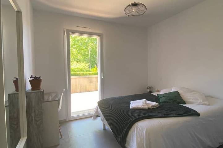 Location de vacances pour 8 personnes, avec terrasse à Azur - 2