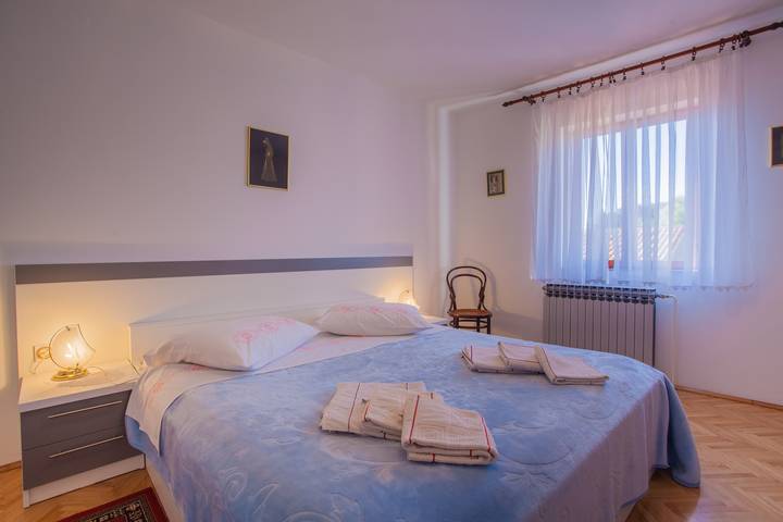 Ferienwohnung für 2 Personen, mit Balkon/Terrasse in Cres Stadt
